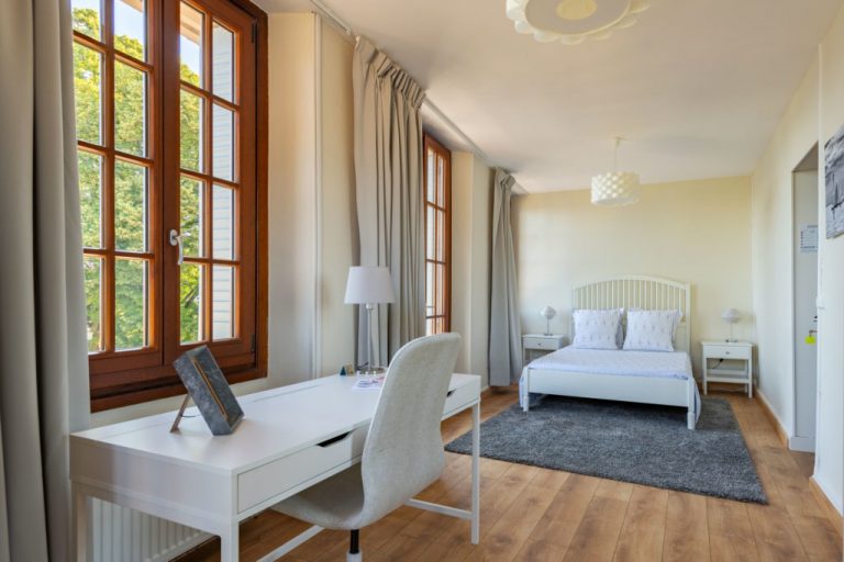 Duplex du Belvédère - Chambre et bureau